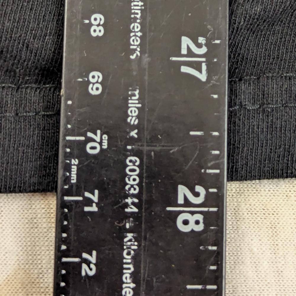 Buc-ee's If You've Got It, Haunt It Halloween Beaver Vampire Black Tee Medium - Picture 3 of 8